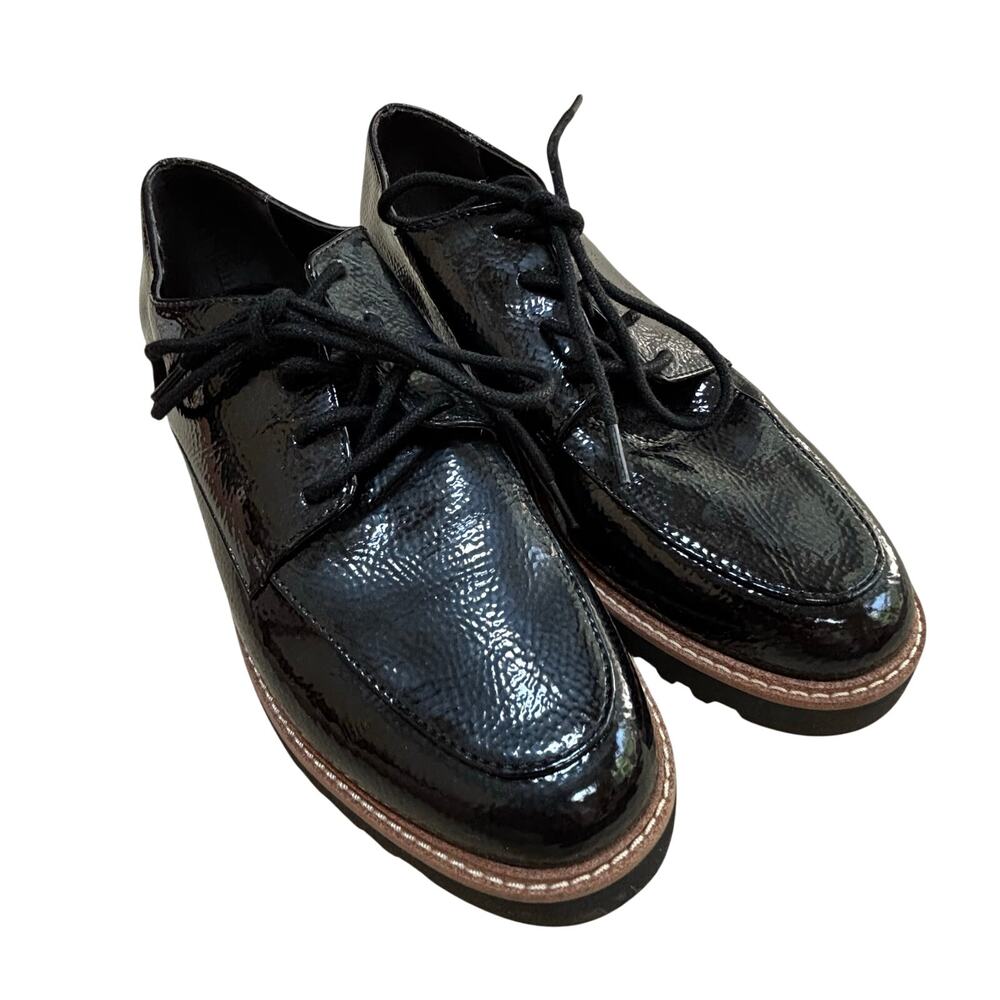 Franco Sarto lace up Oxford flats size 6 shoes black patent tire tread soles